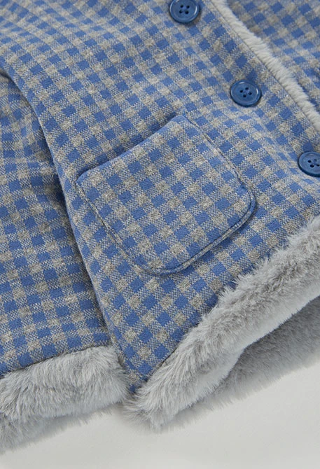 Wendbare Plüschjacke für Babys mit blau-grauem Karomuster