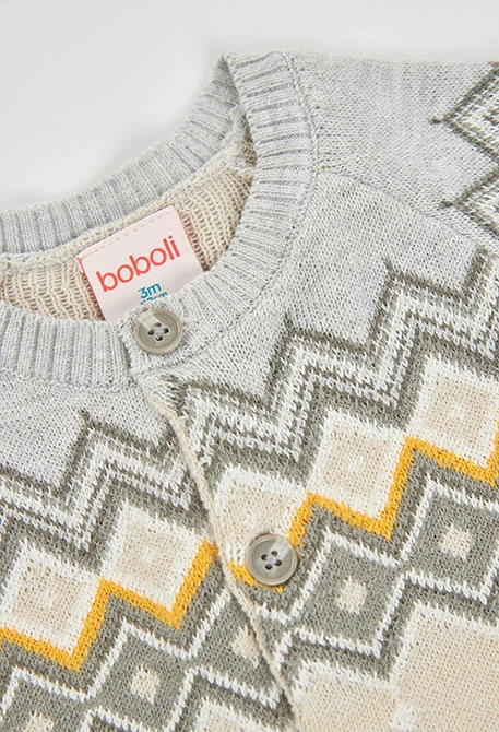Geometrisch gemustertes Strick-Babyjäckchen in Beige