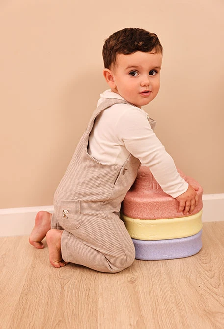 Ensemble maille bébé garçon carreaux beige broderie petit chien