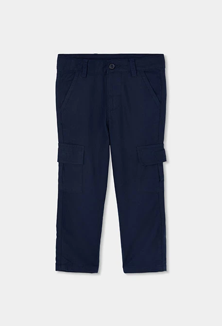 Kinderhose aus marineblauem Leinen.