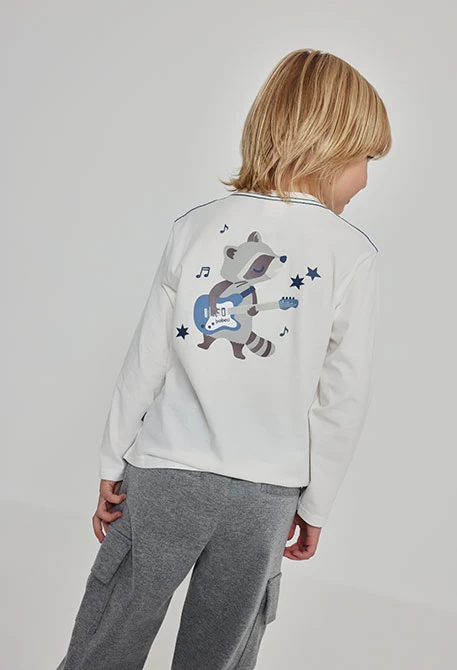 White raccoon print knitted boy\'s T-shirt