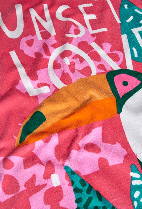 Serviette en tricot pour fille avec motif en couleur rose