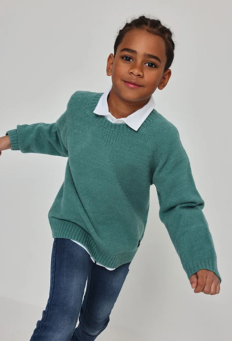 Green round-neck boy\'s jumper