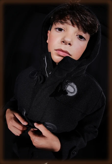 Black patch lightning bolt boy fabric trenka