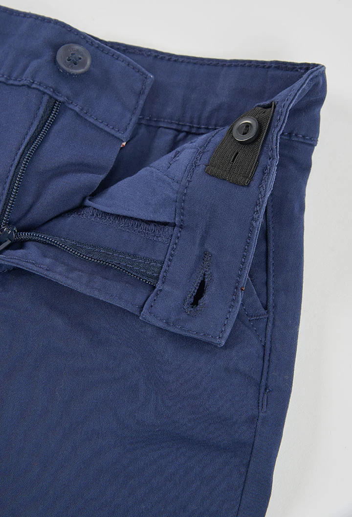 Elastische Satinhose für Jungen in Marineblau