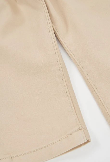 Elastische Satin-Hose für Jungen in Beige