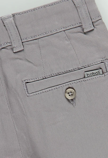 Elastische Satinhose für Jungen in Grau