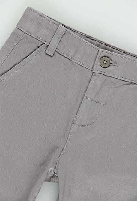 Elastische Satinhose für Jungen in Grau
