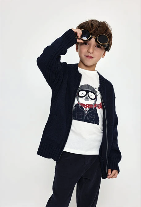Navy blue zip-up knitted cardigan for boys