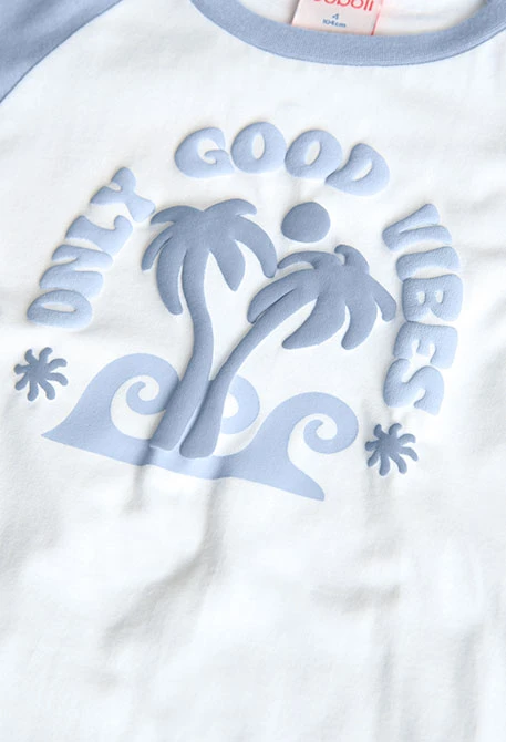 Kurzer Jersey-Pyjama für Jungen mit blauem Print.